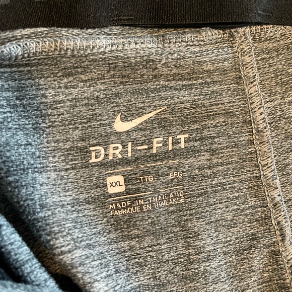 Nike Dri Fit Men Shorts - Picture 3 of 3